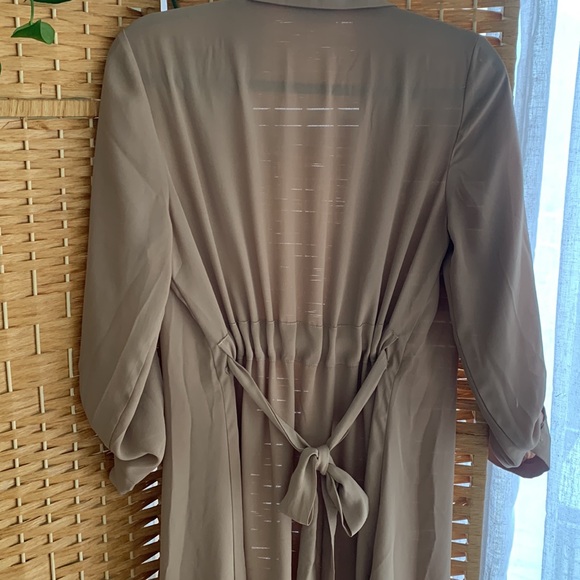 Suzy Shier - nude coverup - perfect for over a LBD or the office! Size S - Picture 4 of 7